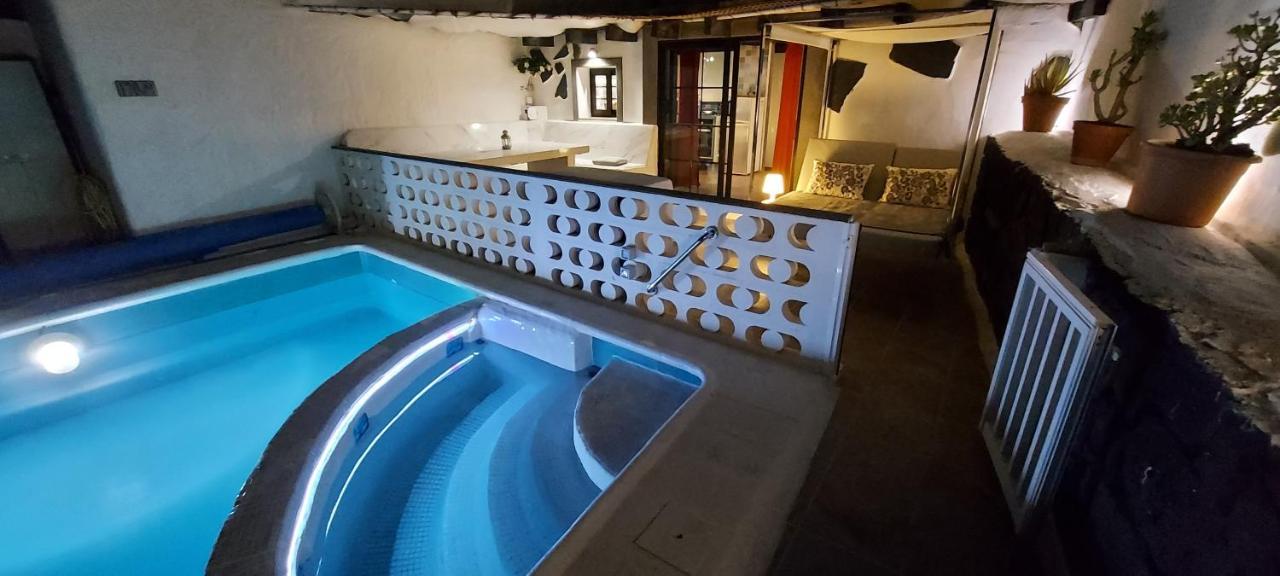 Aloelux Villa !! - Private Villa With Pool , Jacuzzi, Cinema, Massage ,Wonderful View, Art Desing Villa Tias Ngoại thất bức ảnh