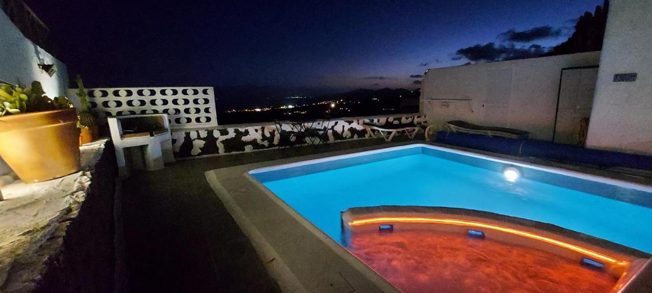 Aloelux Villa !! - Private Villa With Pool , Jacuzzi, Cinema, Massage ,Wonderful View, Art Desing Villa Tias Ngoại thất bức ảnh